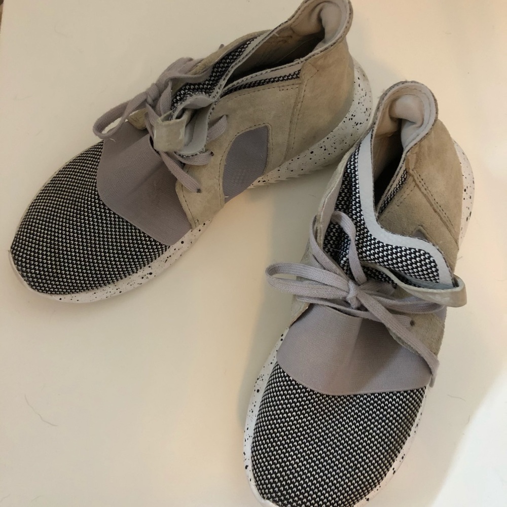 Adidas Tennis Shoes